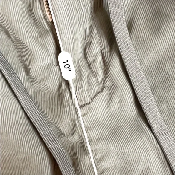 American Eagle corduroy olive green shorts - Picture 4 of 5